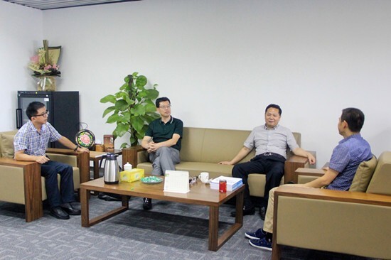 寧波市政府、市外經(jīng)貿(mào)局領(lǐng)導(dǎo)蒞臨我集團(tuán)調(diào)研考察